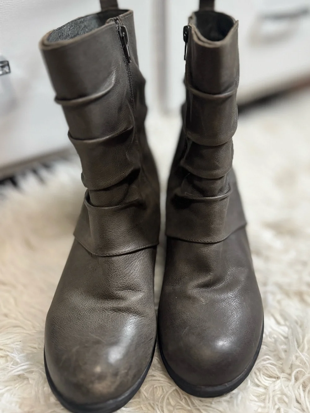 Women’s Wedge Ankle Boots in Dark Gray Size 9